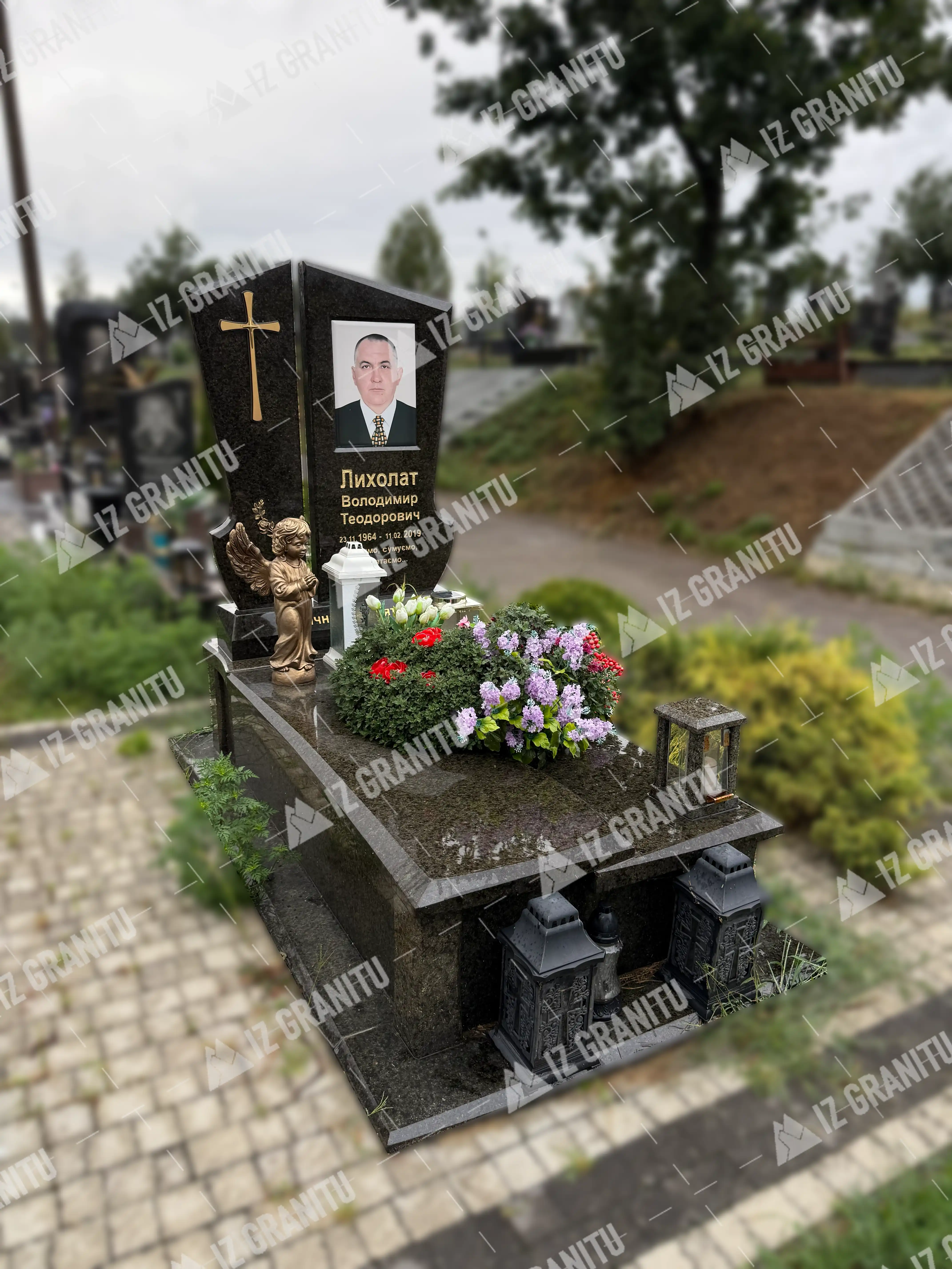 Одинарний пам'ятник 31
